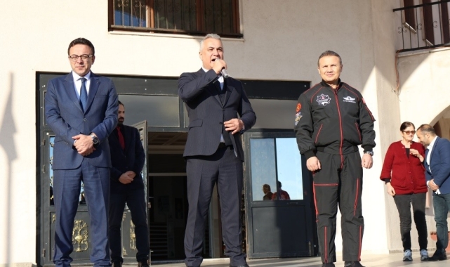 Alper Gezeravcı, öğrencilerle buluştu