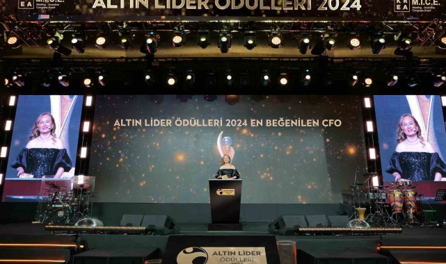 Altın Liderler Ödül Töreni'nde 'Türkiye'nin En Beğenilen Finans Liderleri' ödüllerini aldı