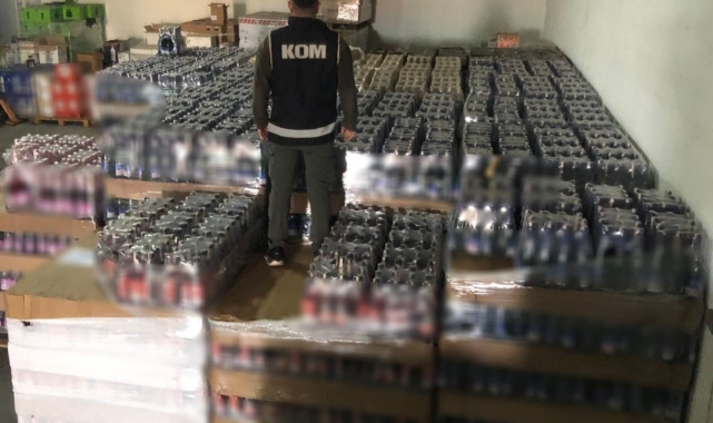 Antalya'da 26 bin şişe kaçak içki ele geçirildi