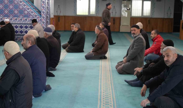 Arnavutköy'de camide imam krizi