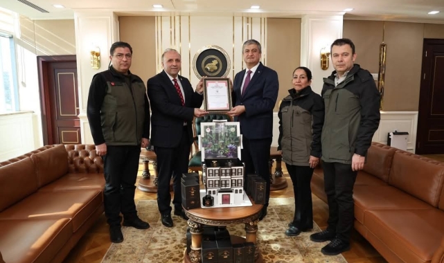 Aromatik bitkilerden üretilen ürünler satışa hazır