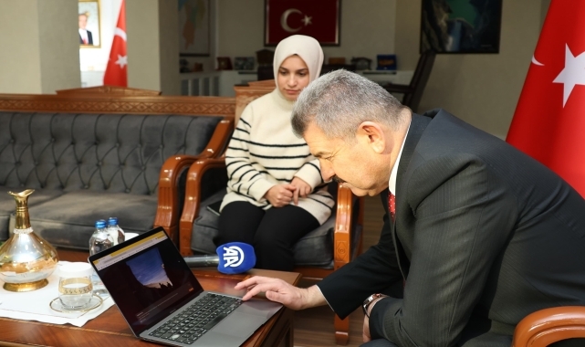 Artvin Valisi Ergün, AA'nın "Yılın Kareleri" oylamasına katıldı