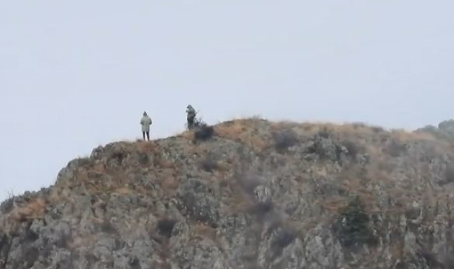 Artvin'de kaçak avcılar kameralara takıldı