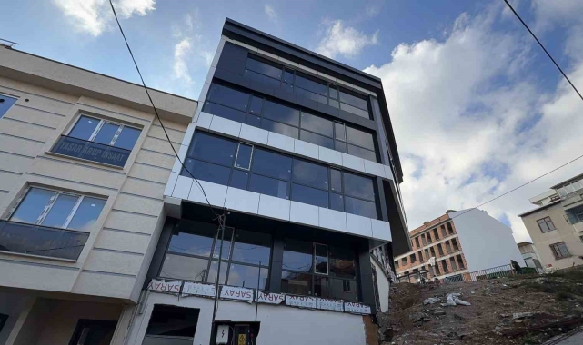 Asansör boşluğuna düşen 65 yaşındaki adam hayatını kaybetti