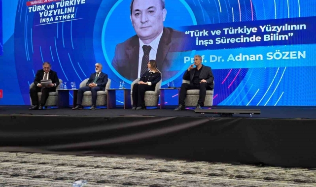 ATÜ Rektörü Prof. Dr. Adnan Sözen'e Yılın Bilim İnsanı Ödülü