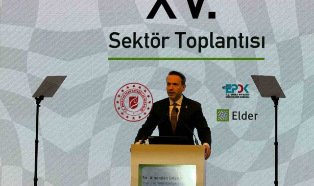 Bakan Bayraktar: "Elektrik dağıtım şirketlerimiz 2025 yılı içerisinde 13 milyar dolar yatırım yapacak"