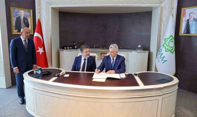 Bakan Bolat ve Bakan Yumaklı'dan Meram Belediyesi'ne ziyaret