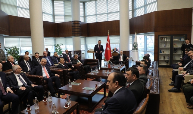 Bakan Işıkhan: "Karatay Belediyesi'ni başarılı çalışmalarından dolayı tebrik ediyorum"