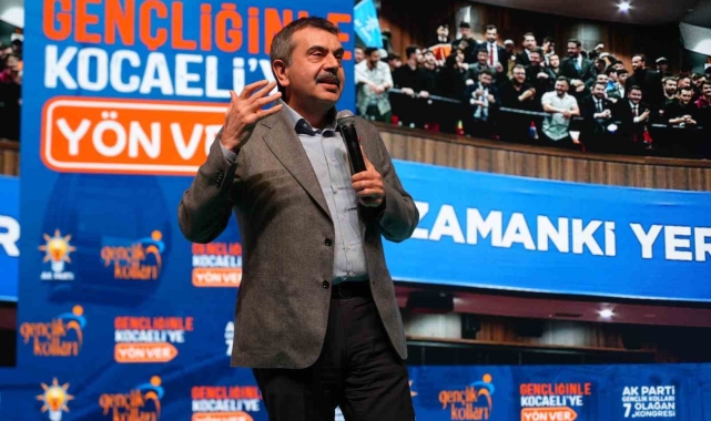 Bakan Tekin'den CHP'ye: "2008'deki gibi mi düşünüyorsunuz?"