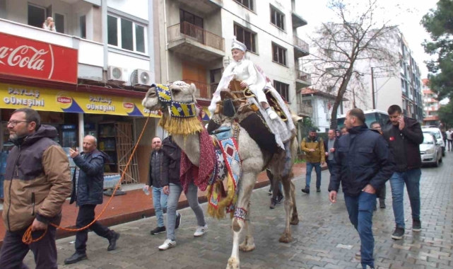 Balıkesir'de develi sünnet geleneği devam ediyor