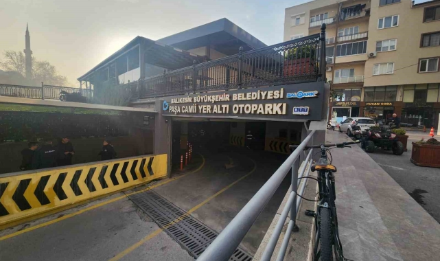 Balıkesir'de yer altı otoparkında trafo patladı