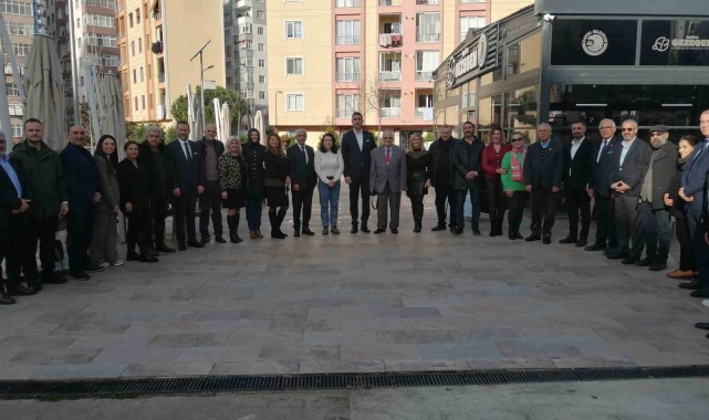 Basın mensupları, Kartal'da 10 Ocak Çalışan Gazeteciler Günü'nde bir araya geldi