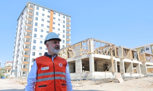 Başkan Çolakbayrakdar, "Sağlık alanındaki yatırımlarla da Türkiye'ye örnek oluyoruz"