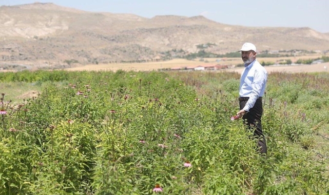 Başkan Çolakbayrakdar, "Türkiye'nin dünya sıralamasındaki tarımsal hasılasına büyük katkı sağlıyoruz"