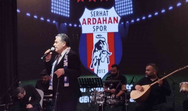 Başkan Demir, Serhat Ardahaspor kulübü dayanışma gecesinde konser verdi