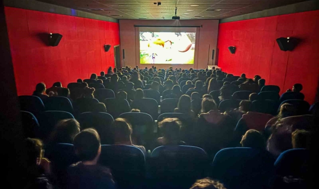 Başkan Kaya'dan çocuklara karne hediyesi