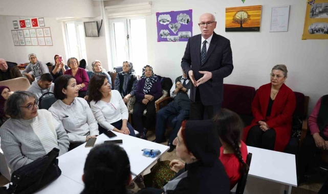 Başkan Kurt, atölyelere katılan kadınlar ve yaşam merkezi müdavimleriyle buluştu