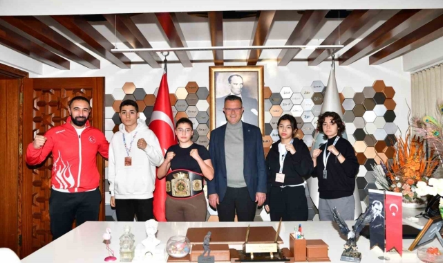Başkan Öküzcüoğlu, şampiyonları ağırladı