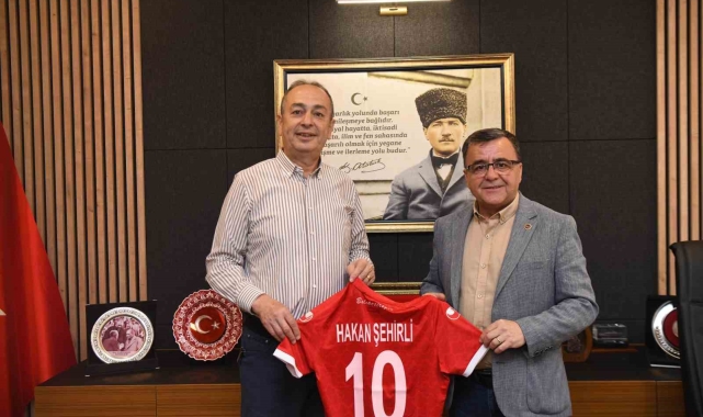 Başkan Şehirli'den Balıkesirspor'a destek