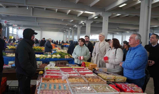 Başkan Subaşı pazar esnafının dertlerini dinledi