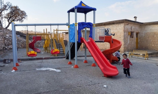 Batman'da köylerde kurulan oyun grupları çocukların yüzünü güldürdü