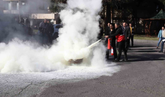 Belediye personellerine acil durum ve ilk yardım eğitimi