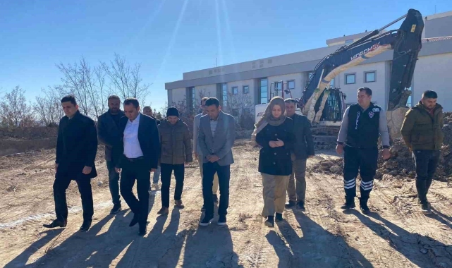 Besni Devlet Hastanesi ek bina inşaatında inceleme