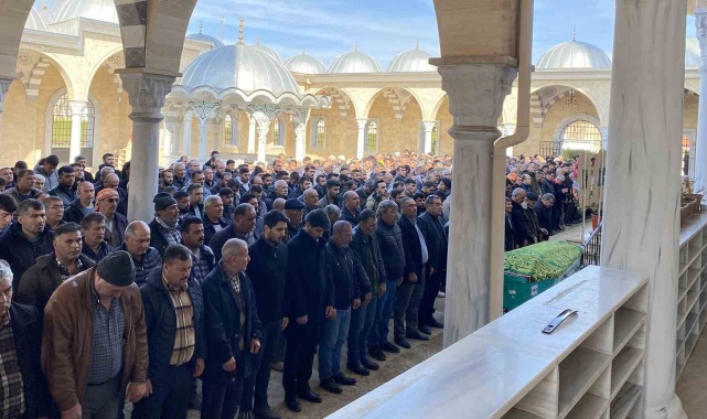 Bıçaklı kavgada ölen genç toprağa verildi