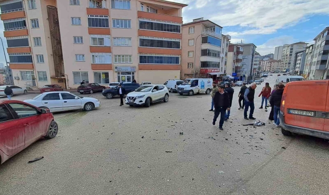 Bilecik meydana gelen zincirleme trafik kazasında şans eseri ölen veya yaralanan olmadı