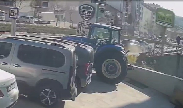 Bilecik'te meydana gelen zincirleme trafik kazasında 1 kişi yaralandı