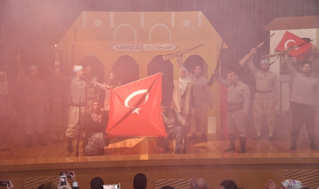 Bir Ölür, Bin Diriliriz, tiyatro oyunu izleyiciden tam not aldı