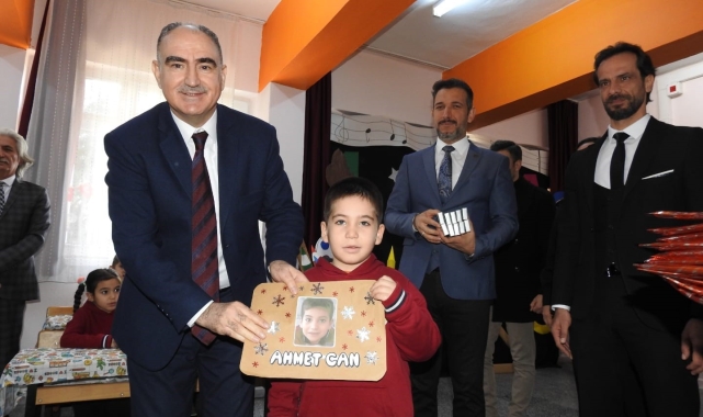 Birinci sınıflar karne yerine gelişim raporu aldı