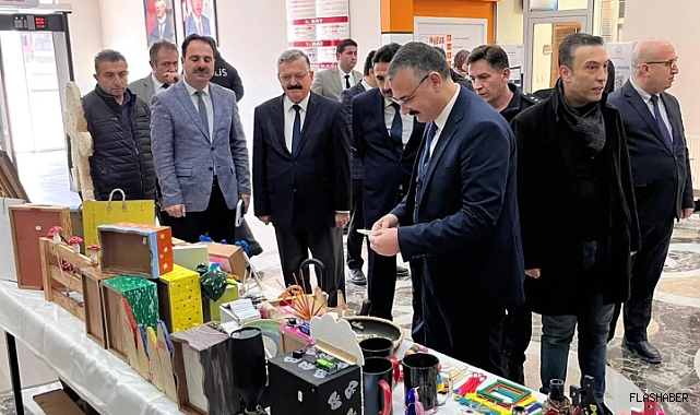 Boyabat’ta geri dönüşüm sergisi açıldı