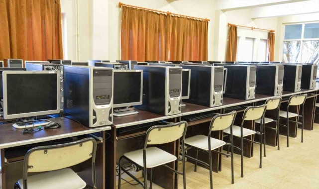 BŞEÜ'nin bilgisayar laboratuvarları yenilendi
