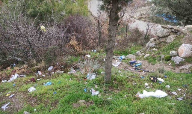 Buldan'da tatlı suyu ile ünlü Hasansuyu çöplüğe döndü