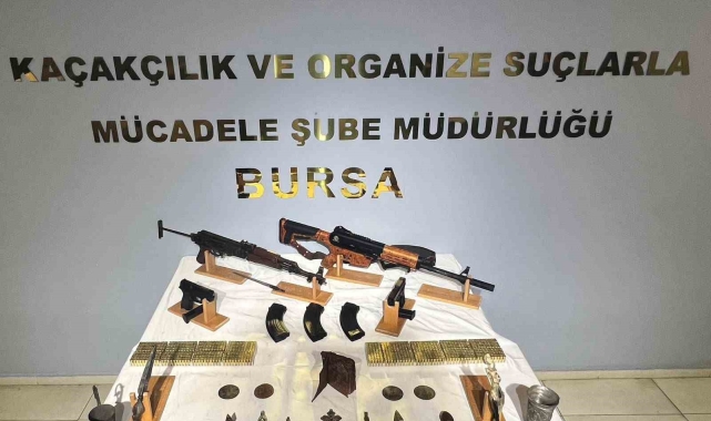 Bursa'da ruhsatsız silah ve tarih eser kaçaklığı yapanlara operasyon : 2 kişi tutuklandı