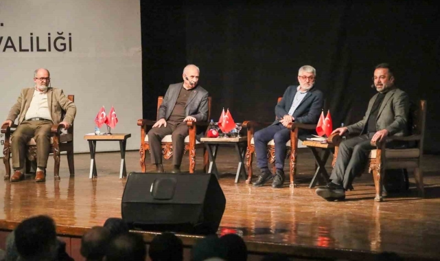 Büyükşehir Belediyesinin 'Mardin şiir akşamları' programına yoğun ilgi