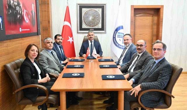 ÇAKÜ'nün akreditasyon başarısı: Türkiye'de ilk 10'uncu sırada