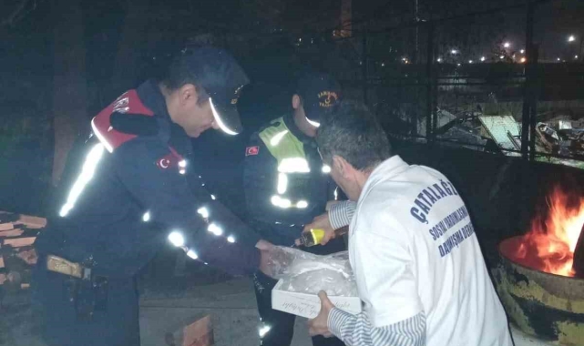 Çatalağzı Sosyal Yardımlaşma ve Dayanışma Derneği'nden geleneksel ikramlarını sürdürdü