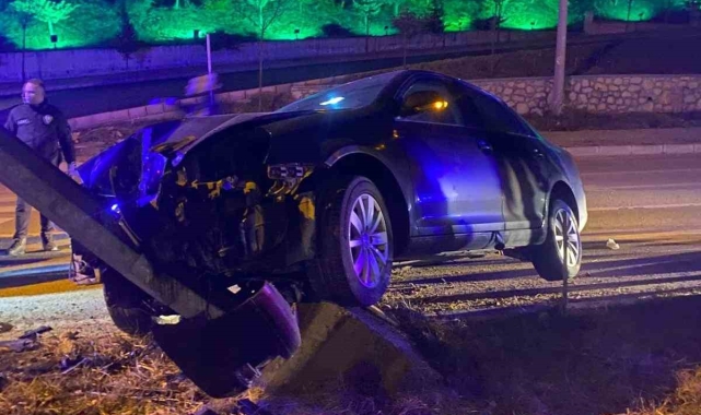 Cenazeye giden vatandaşların bulunduğu cip kaza yaptı: 5 yaralı