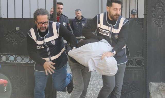 Çocuğunun boğazına bıçak dayayan cani babanın tutukluluğu devam edecek