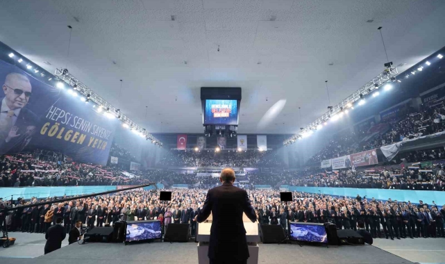 Cumhurbaşkanı Erdoğan: "Bu gençlik, 'üç beş ağacın yeri değiştirildi' diye sokakları yakıp yıkan vandal bir gençlik değildir"