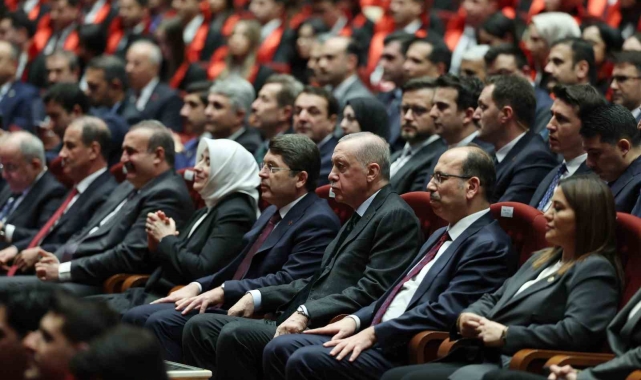Cumhurbaşkanı Erdoğan: "Türk milleti adına karar verenlere ise kimse ayar veremez"