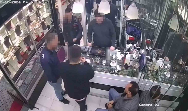 &#039;Define bulduk&#039; mizanseniyle dolandırdılar