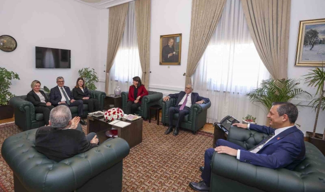 DEM Parti'nin İmralı heyeti Özgür Özel'i ziyaret etti