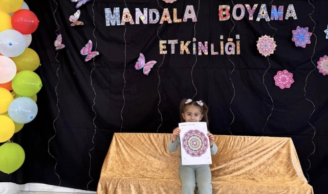 Demirözü'nde çocuklar mandala boyama etkinliğinde rengarenk boyamalar yaptılar