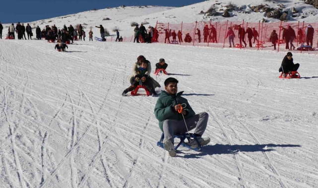 Denizli Kayak Merkezi yeni sezonu yoğun ilgiyle karşıladı