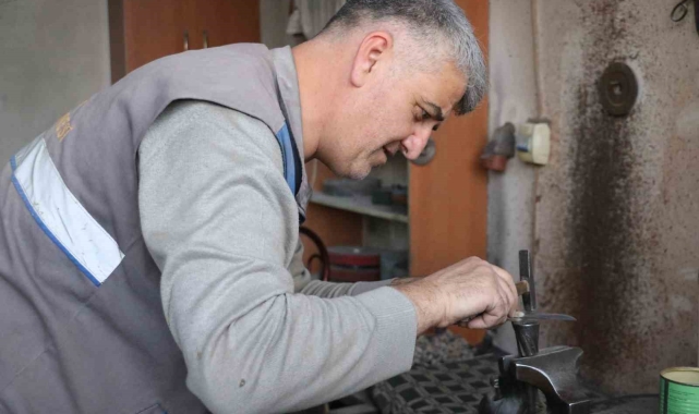 Destek kredisi de çare olmadı, Sivaslı kemik tarak ustası mesleği tamamen bırakıyor