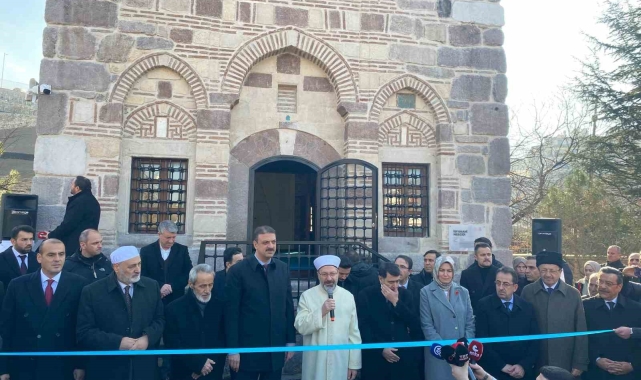 Diyanet Başkanı Erbaş, 45 yıldır kapalı olan İsfahani Mescidi'nin açılışını yaptı