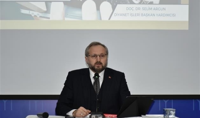 Diyanet İşleri Başkan Yardımcısı Doç. Dr. Selim Argun, Bilecik'te dijital bağımlılığa değindi